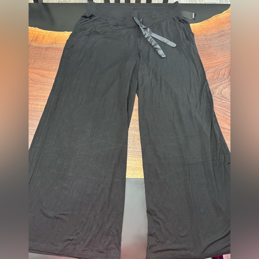 BLACK NWT WIDE LEG LOUNGE PANTS FROM TORRID SZ 1x (aka size 14-16) - Picture 3 of 6